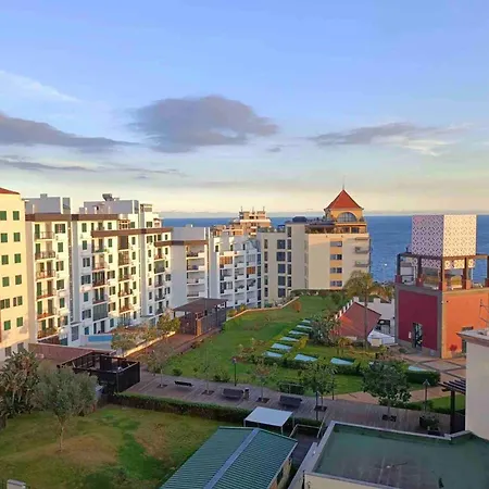 Sea View Apartamento *